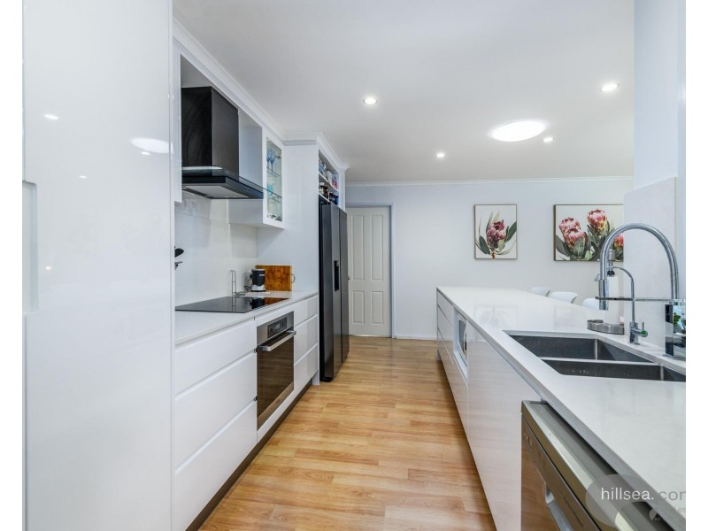 235 Mildura Drive, Helensvale QLD 4212