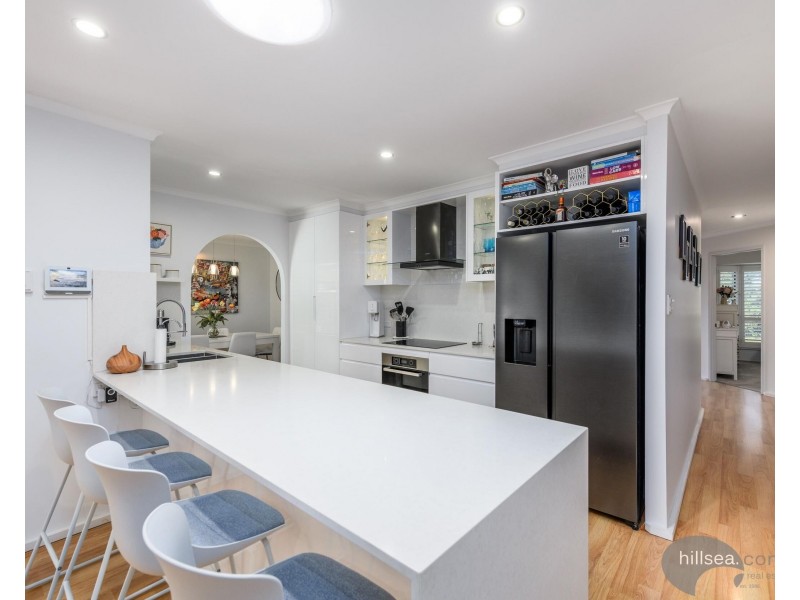 235 Mildura Drive, Helensvale QLD 4212