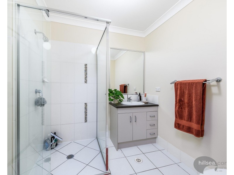11 Kenross Close, Gleneagle QLD 4285