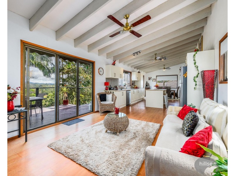 6 Dubbo Court, Helensvale QLD 4212