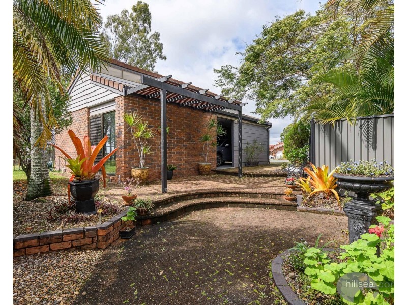 6 Dubbo Court, Helensvale QLD 4212