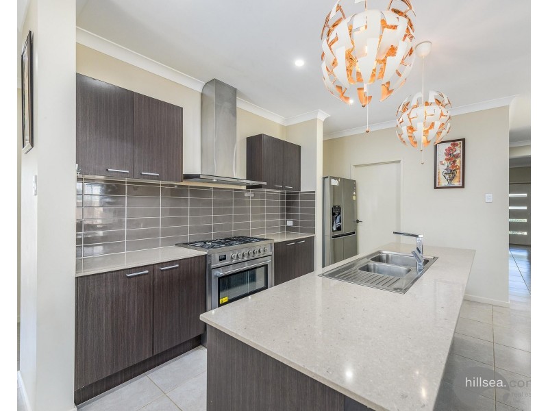 24 Plum Pine Street, Maudsland QLD 4210