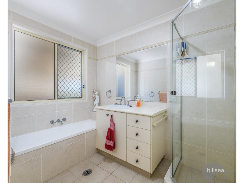 135 Monterey Keys Drive, Helensvale QLD 4212