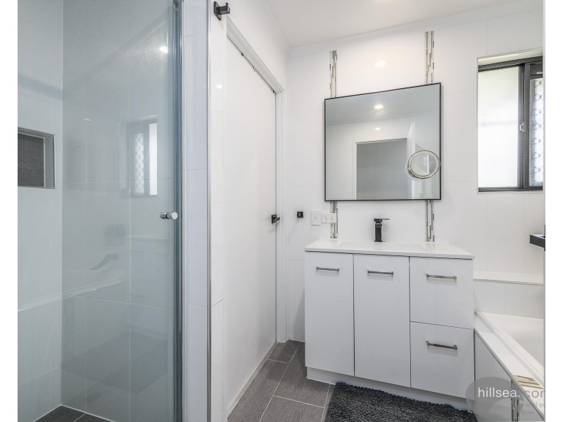 2/15 Callistemon Court, Arundel QLD 4214