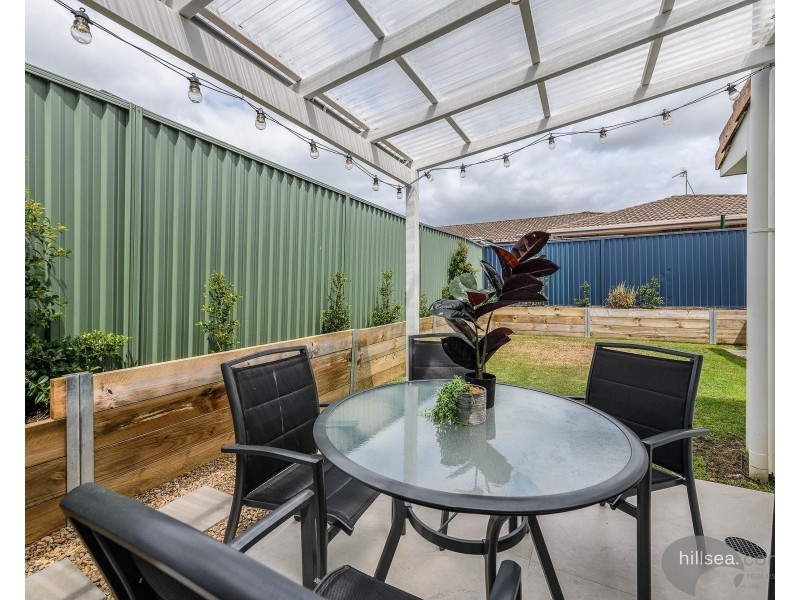 2/15 Callistemon Court, Arundel QLD 4214