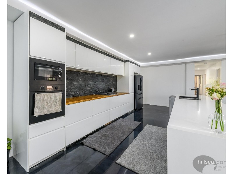 12 Wandilla Drive, Helensvale QLD 4212