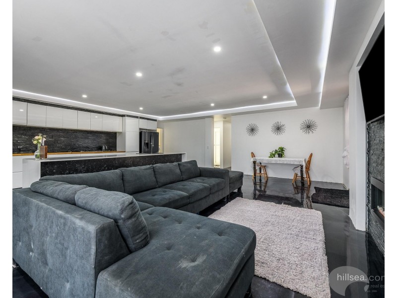 12 Wandilla Drive, Helensvale QLD 4212