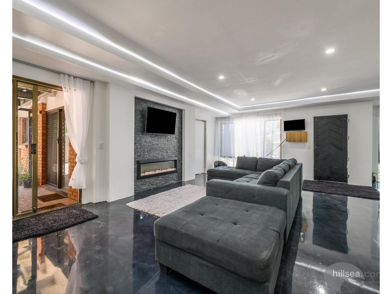 12 Wandilla Drive, Helensvale QLD 4212