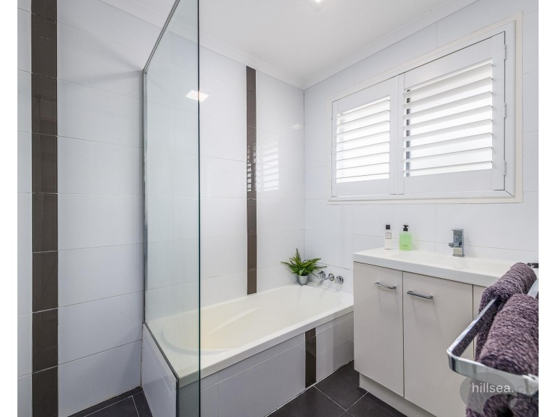 6 Wandilla Drive, Helensvale QLD 4212