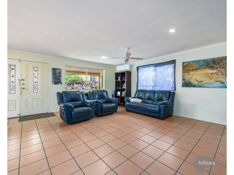 13 Stonehaven Place, Highland Park QLD 4211