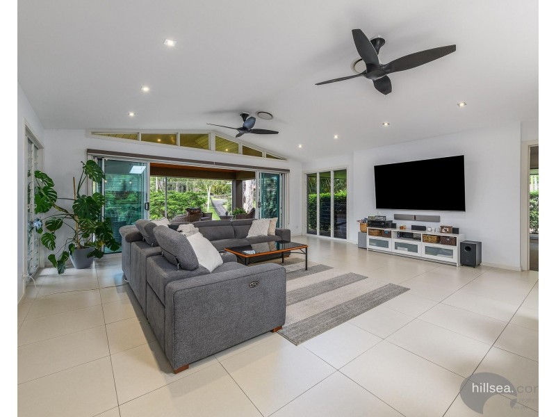 39 Riverdowns Crescent, Helensvale QLD 4212