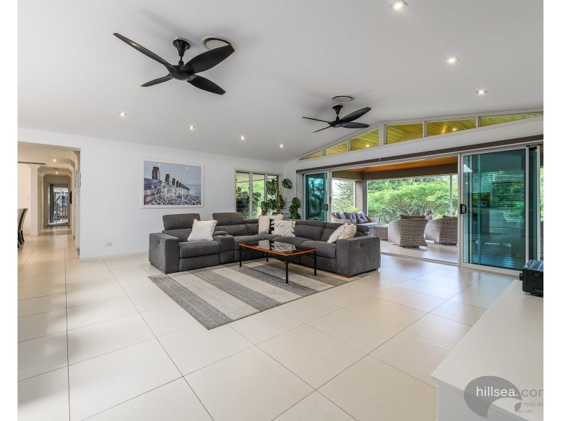 39 Riverdowns Crescent, Helensvale QLD 4212