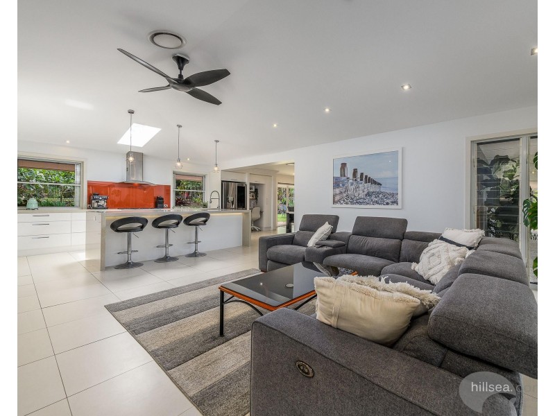 39 Riverdowns Crescent, Helensvale QLD 4212