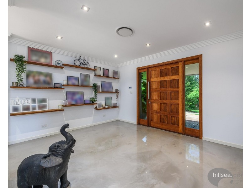 39 Riverdowns Crescent, Helensvale QLD 4212