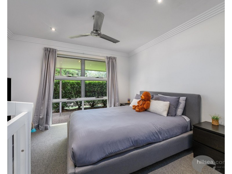 39 Riverdowns Crescent, Helensvale QLD 4212