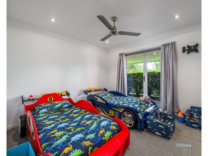 39 Riverdowns Crescent, Helensvale QLD 4212