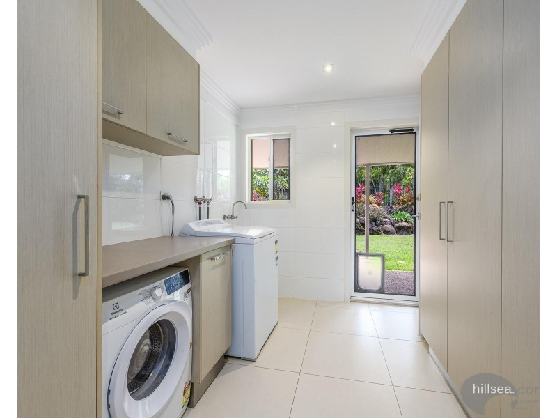 39 Riverdowns Crescent, Helensvale QLD 4212