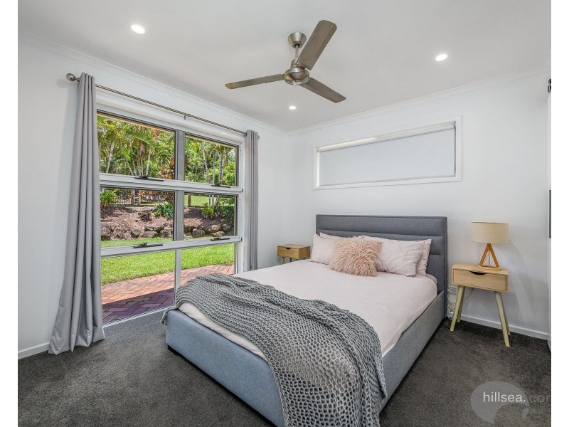 39 Riverdowns Crescent, Helensvale QLD 4212