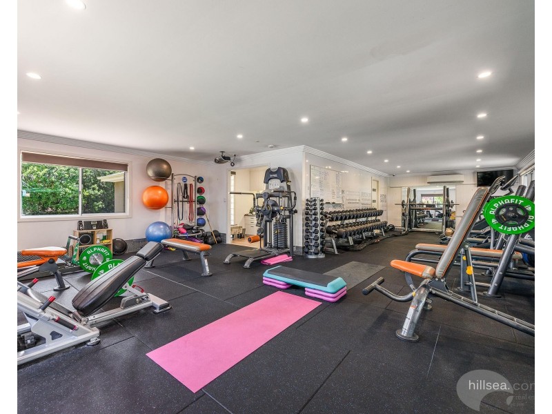 39 Riverdowns Crescent, Helensvale QLD 4212