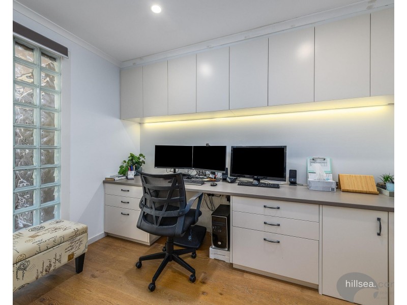 39 Riverdowns Crescent, Helensvale QLD 4212