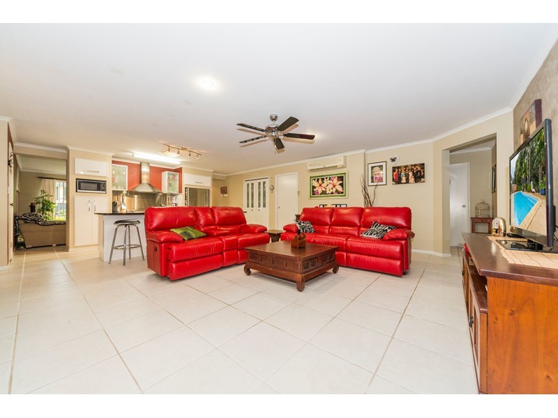 2 Greenbank Circuit, Carrara QLD 4211