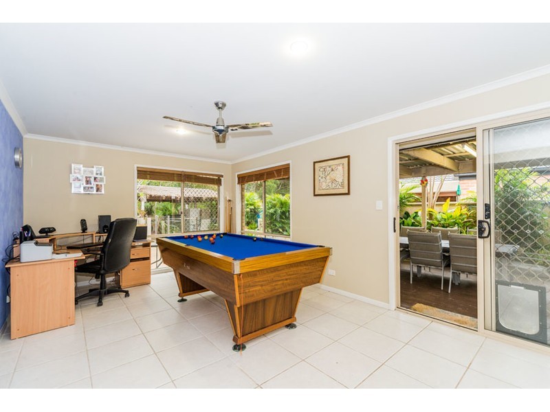 2 Greenbank Circuit, Carrara QLD 4211
