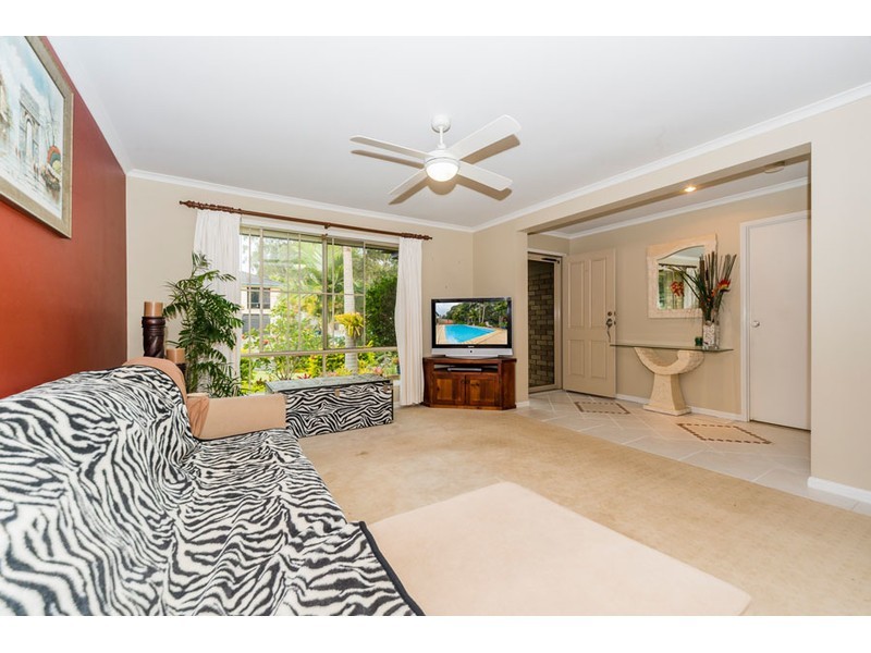2 Greenbank Circuit, Carrara QLD 4211