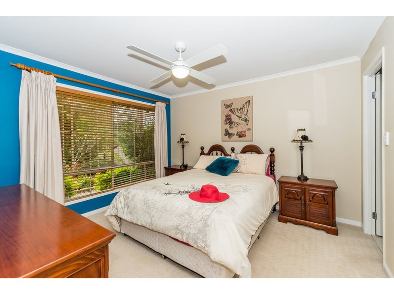 2 Greenbank Circuit, Carrara QLD 4211