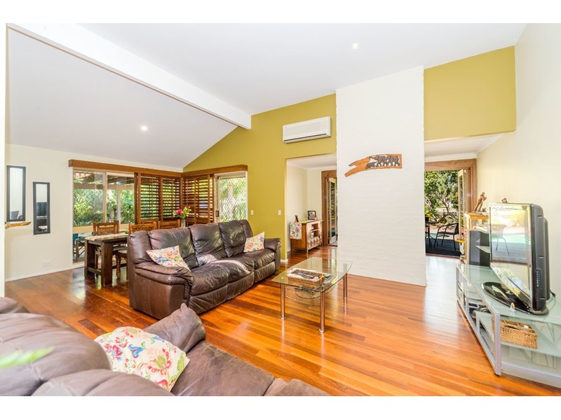 15 Ashford Road, Helensvale QLD 4212