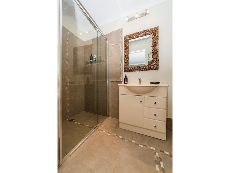 15 Ashford Road, Helensvale QLD 4212