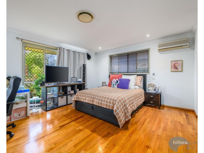 6 Balranald Court, Helensvale QLD 4212