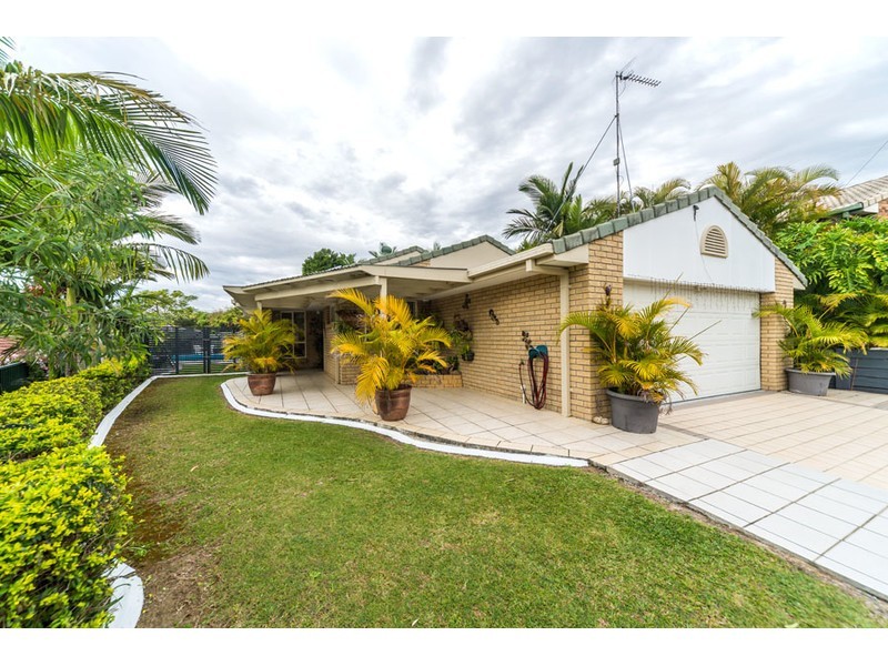 15 Pinebark Avenue, Oxenford QLD 4210