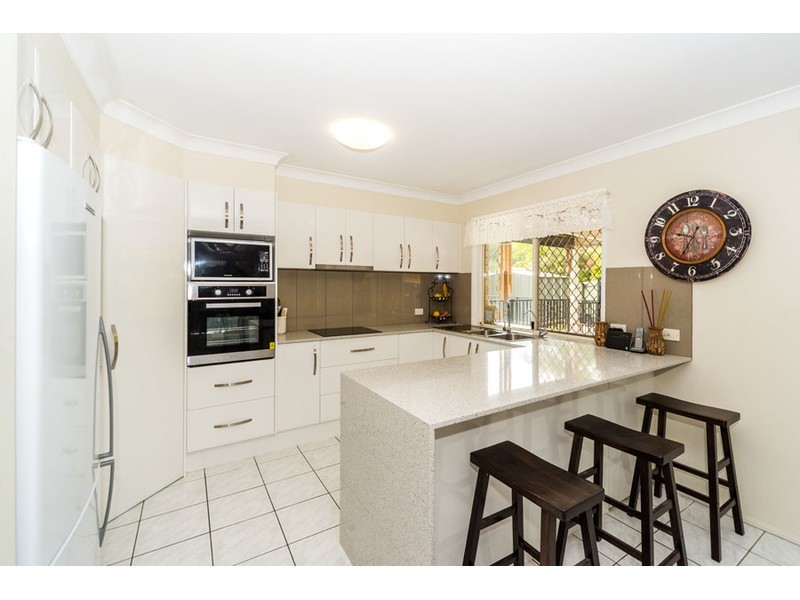 15 Pinebark Avenue, Oxenford QLD 4210