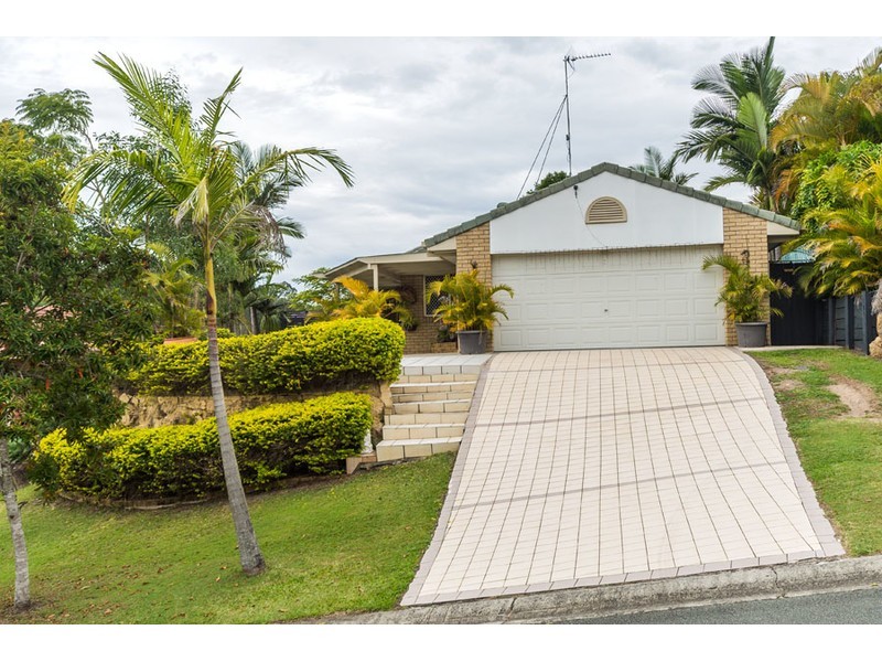 15 Pinebark Avenue, Oxenford QLD 4210