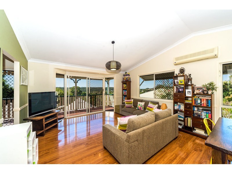 128 Universal Street, Oxenford QLD 4210