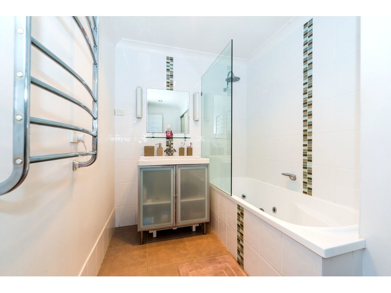 128 Universal Street, Oxenford QLD 4210