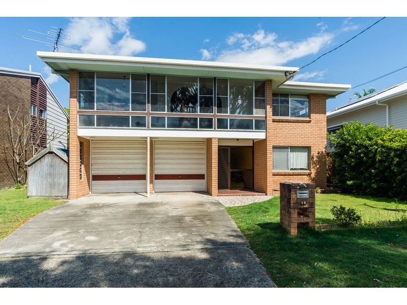 38 Scoter Avenue, Paradise Point QLD 4216