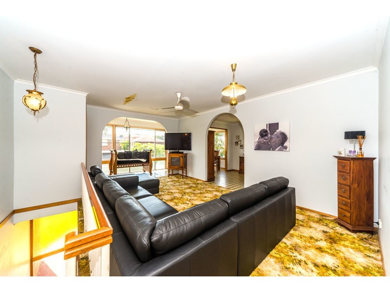 38 Scoter Avenue, Paradise Point QLD 4216