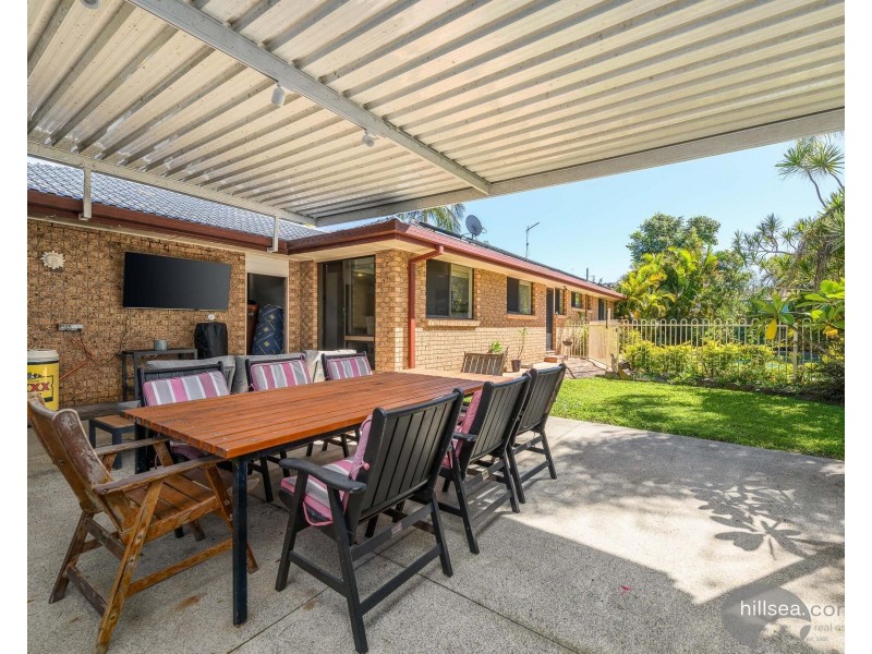 8 Horsham Place, Helensvale QLD 4212