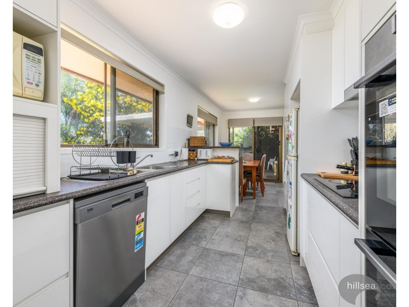 8 Horsham Place, Helensvale QLD 4212