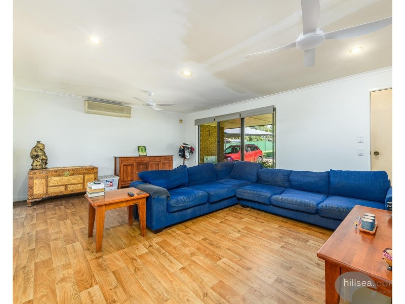 8 Horsham Place, Helensvale QLD 4212