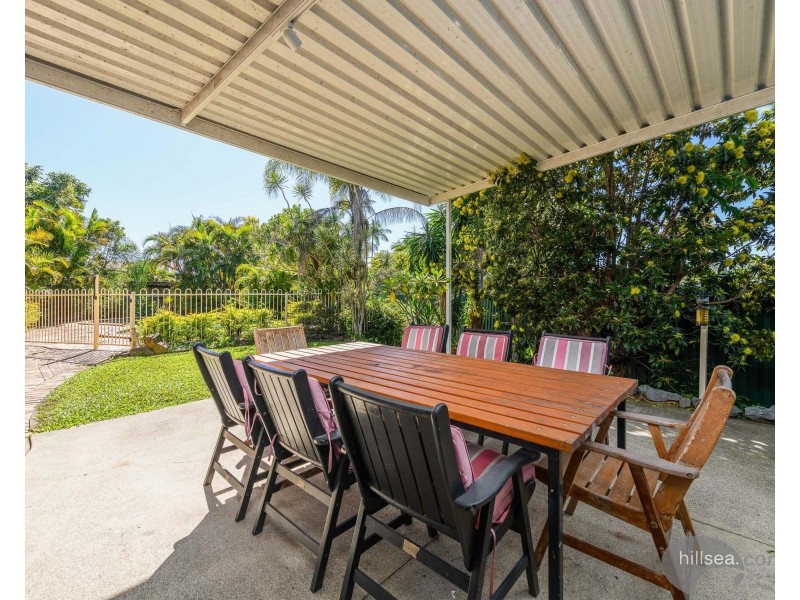 8 Horsham Place, Helensvale QLD 4212