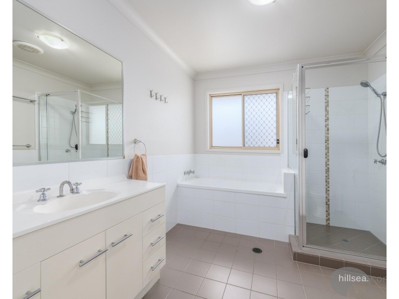 27 Saltwater Boulevard, Oxenford QLD 4210