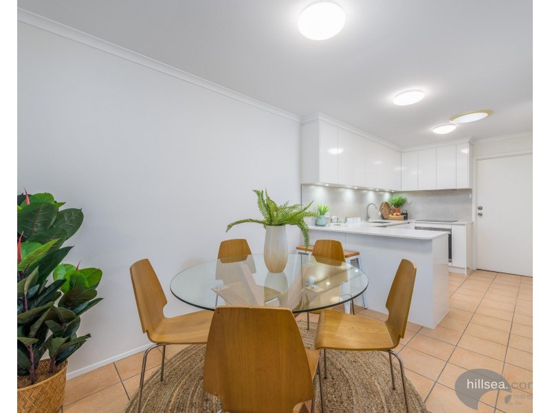 2/10 Metro Crescent, Oxenford QLD 4210