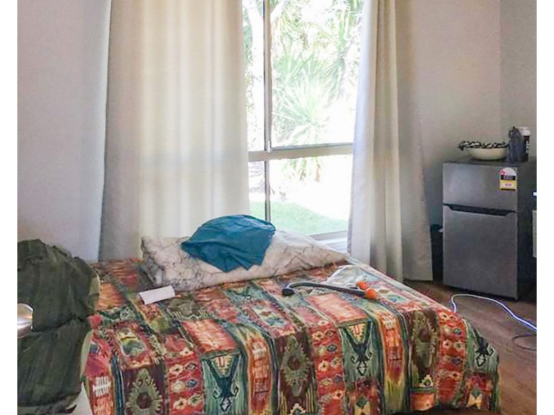 2/11 Illusion Court, Oxenford QLD 4210