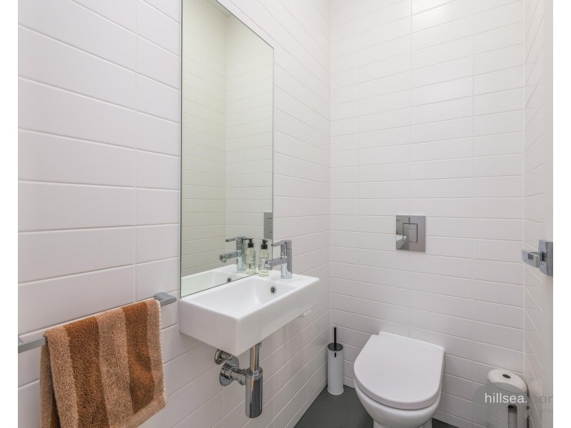 87 Hawthorne Road, Hawthorne QLD 4171