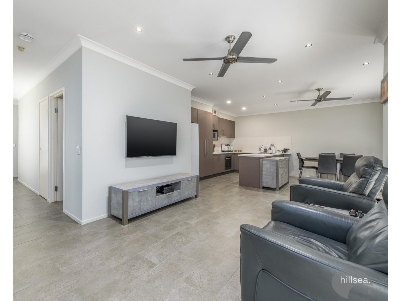 2/42 Careel Close, Helensvale QLD 4212