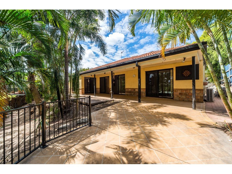 25 Adaminaby Drive, Helensvale QLD 4212