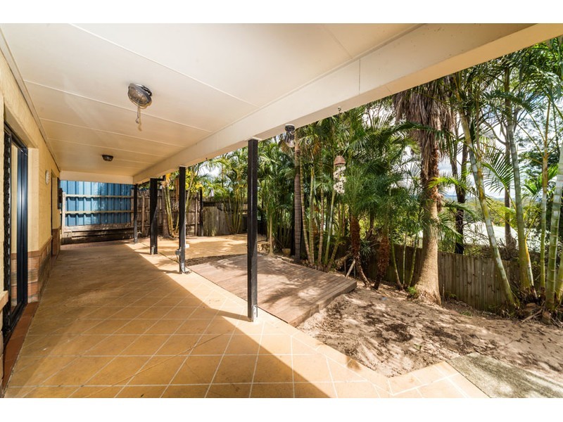 25 Adaminaby Drive, Helensvale QLD 4212