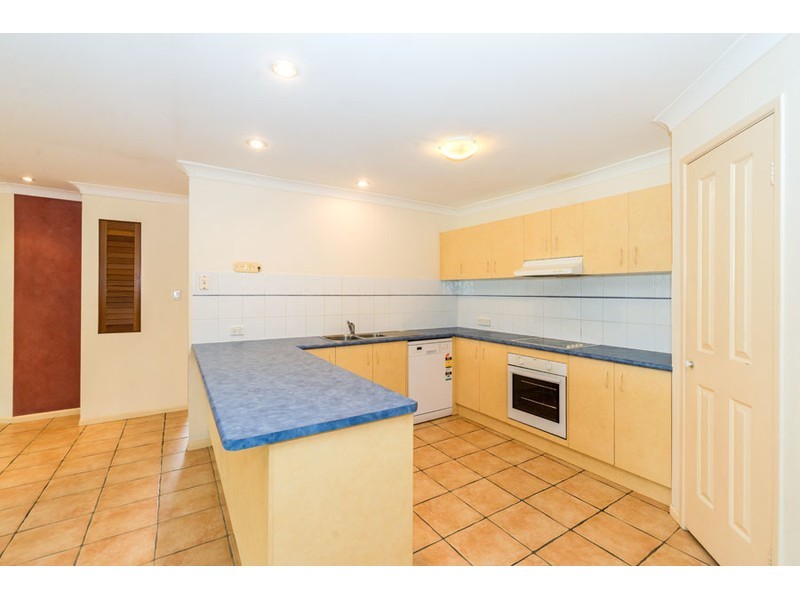 25 Adaminaby Drive, Helensvale QLD 4212